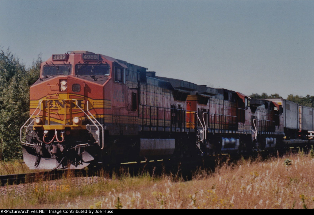 BNSF 4989 East